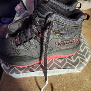 Hoka Ladies Hiking Boots  Size 6.5Excellent
